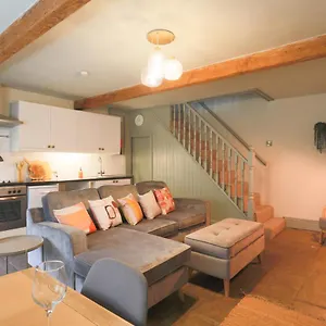  Holiday home Weavers Retreat By Weavers Of