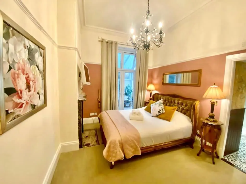 Ashmount Country House Haworth 5*,  United Kingdom
