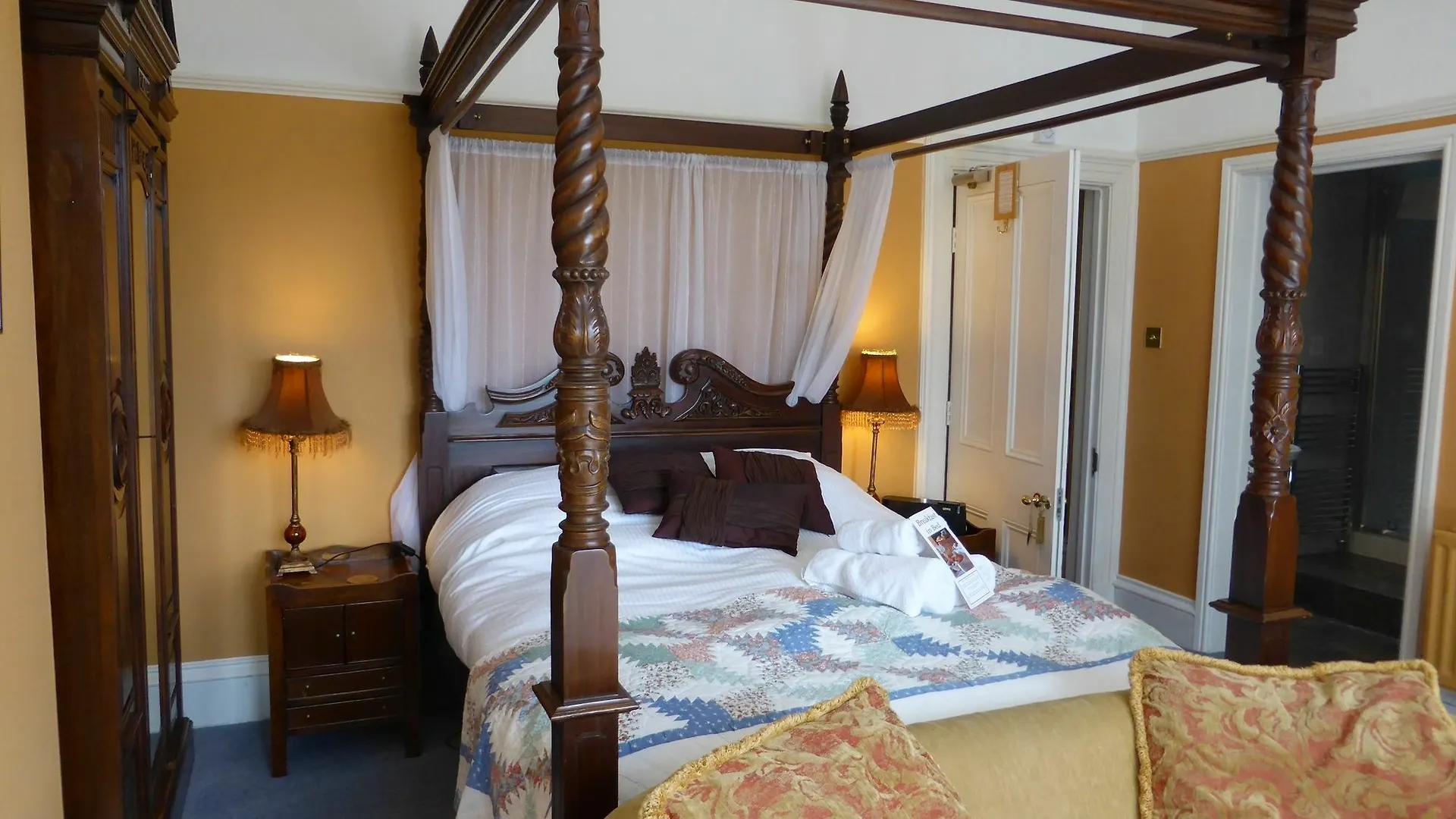 Ashmount Country House Haworth Guest house